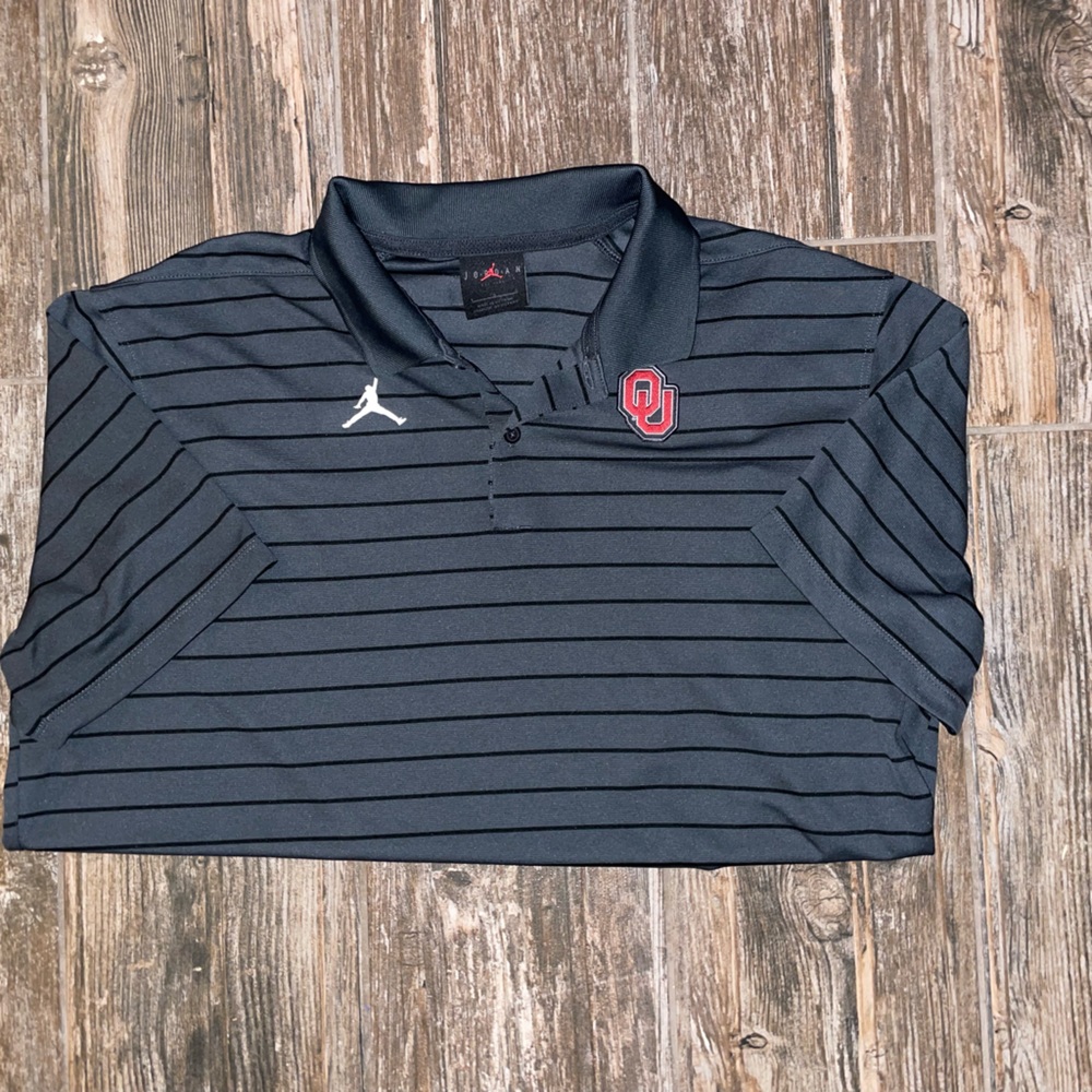 Men’s Jordan Oklahoma Sooners dri-fit short sleeve collared shirt! (size Large)